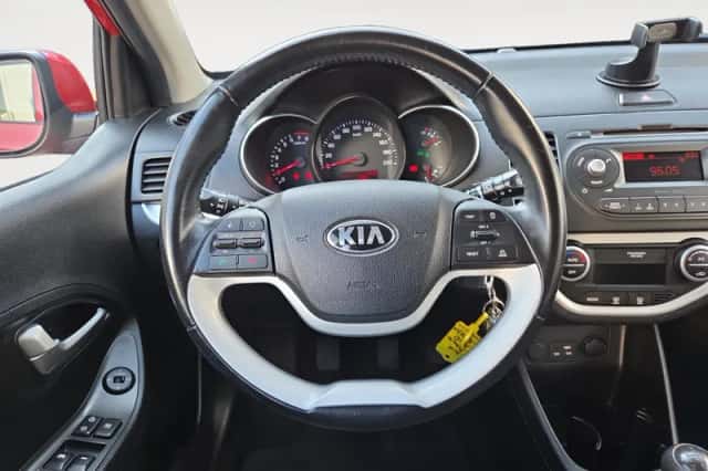 Kia Picanto (2015) thumbnail 13