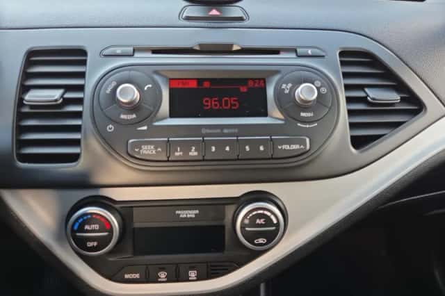 Kia Picanto (2015) thumbnail 18