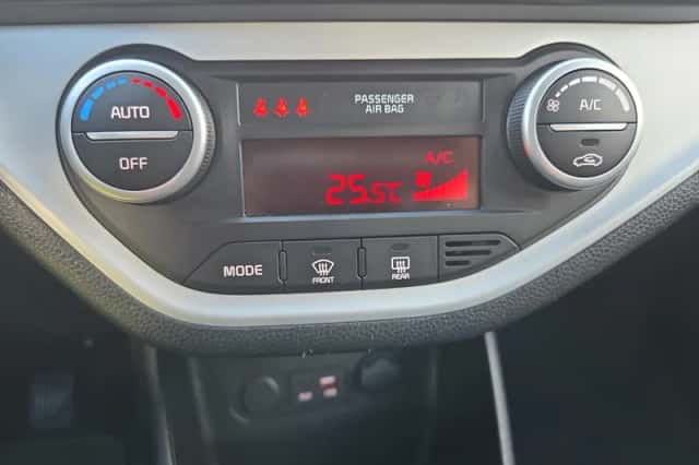 Kia Picanto (2015) thumbnail 19