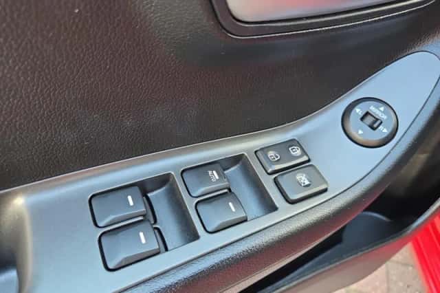 Kia Picanto (2015) thumbnail 20