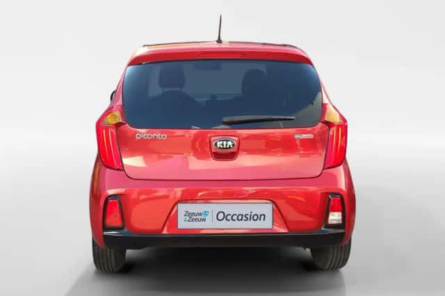 Kia Picanto (2015) thumbnail 6