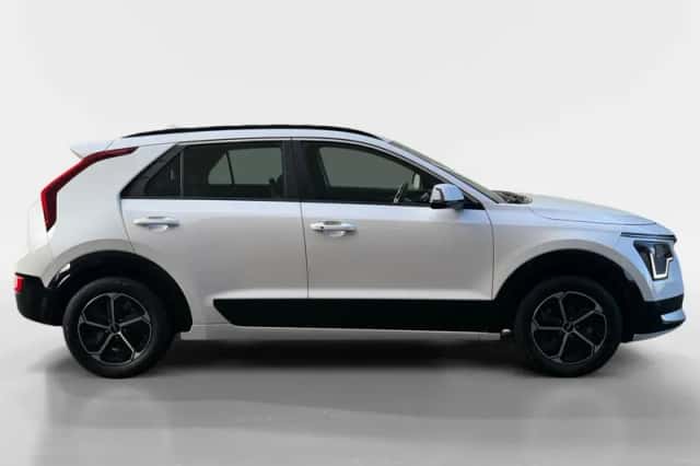 Kia Niro (2025) thumbnail 4