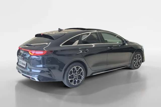 Kia Proceed (2023) thumbnail 6