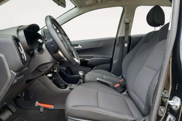 Kia Picanto (2023) thumbnail 12