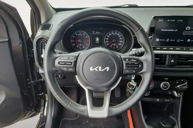 Kia Picanto (2023) thumbnail 17