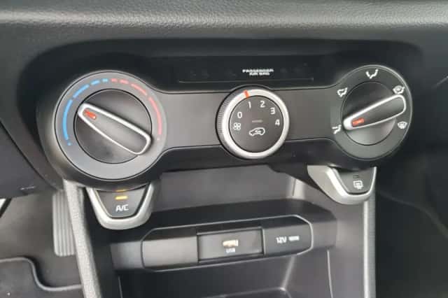 Kia Picanto (2023) thumbnail 24