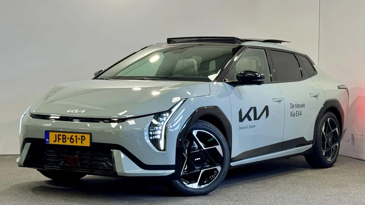 Kia EV4 (2025) — foto 1