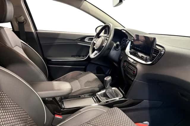 Kia Ceed (2024) thumbnail 15