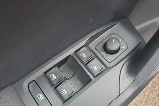 SEAT Arona (2025) thumbnail 30