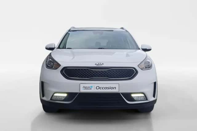 Kia Niro (2018) thumbnail 2