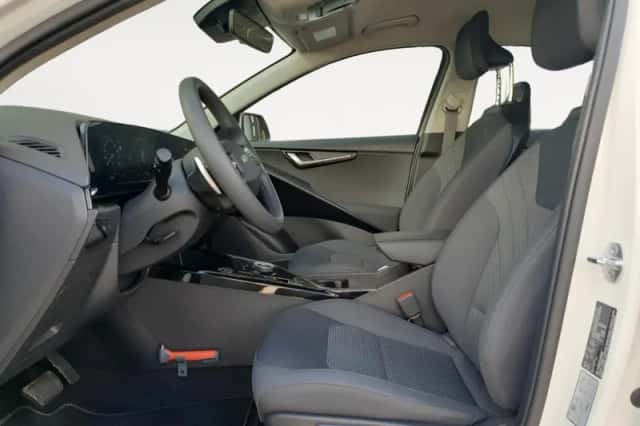 Kia Niro EV (2024) thumbnail 15