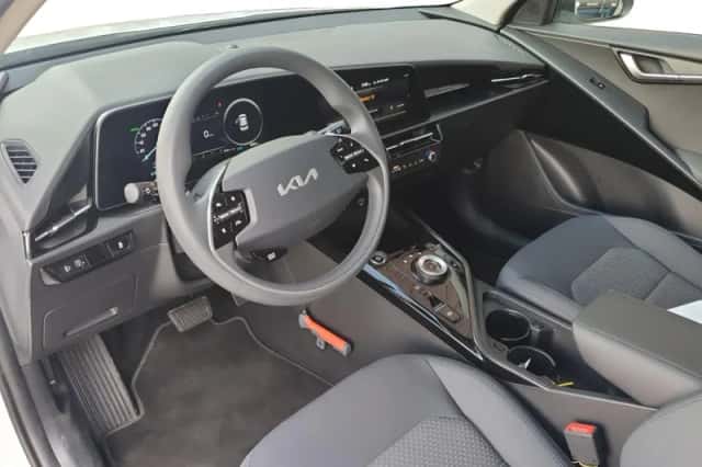 Kia Niro EV (2024) thumbnail 16