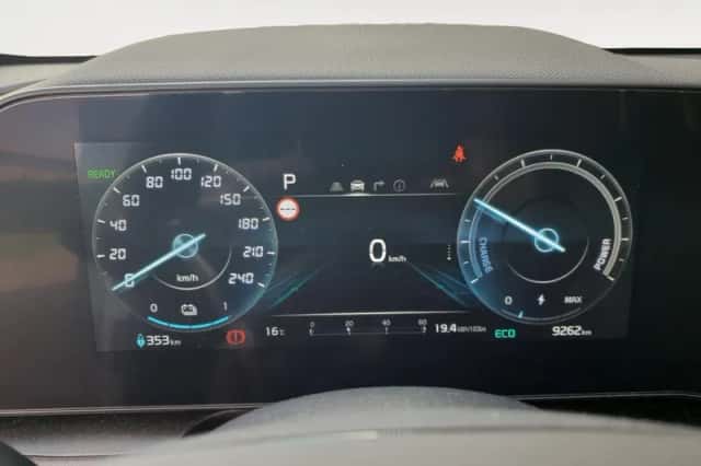 Kia Niro EV (2024) thumbnail 23