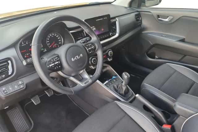 Kia Stonic (2023) thumbnail 16