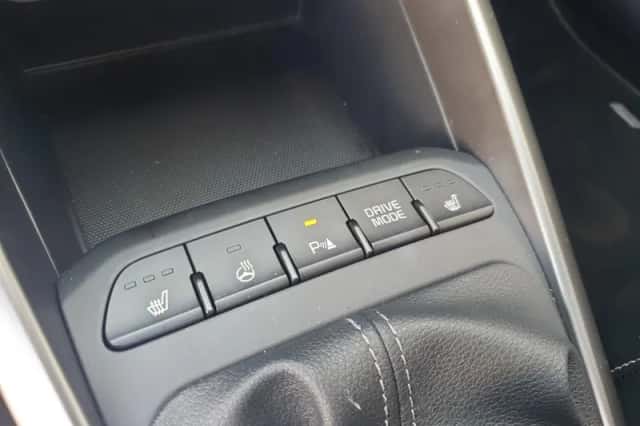 Kia Stonic (2023) thumbnail 32