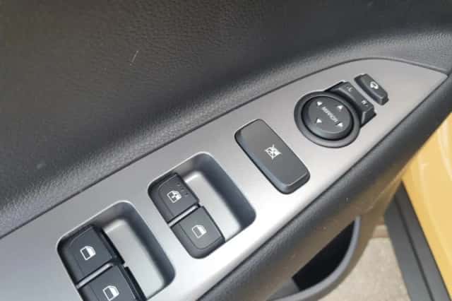 Kia Stonic (2023) thumbnail 34