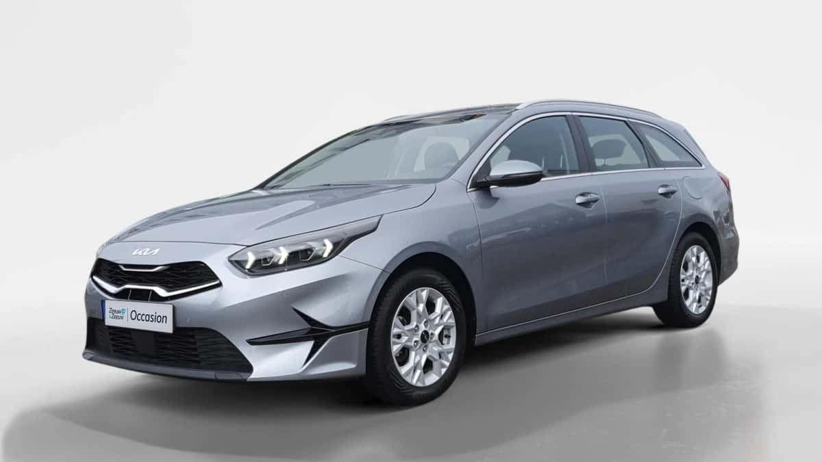 Kia Ceed Sportswagon (2024) — foto 1