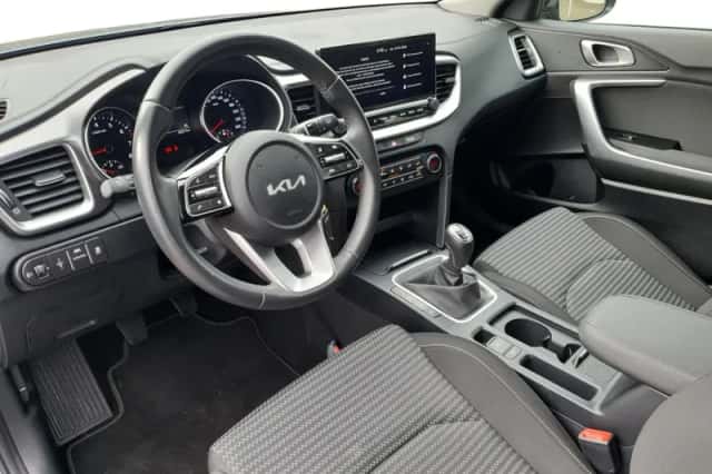 Kia Ceed Sportswagon (2024) thumbnail 16