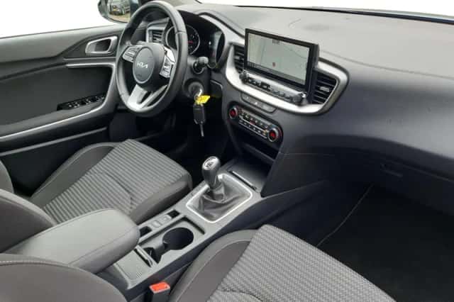 Kia Ceed Sportswagon (2024) thumbnail 17
