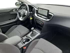 Kia Ceed Sportswagon (2024) thumbnail 17