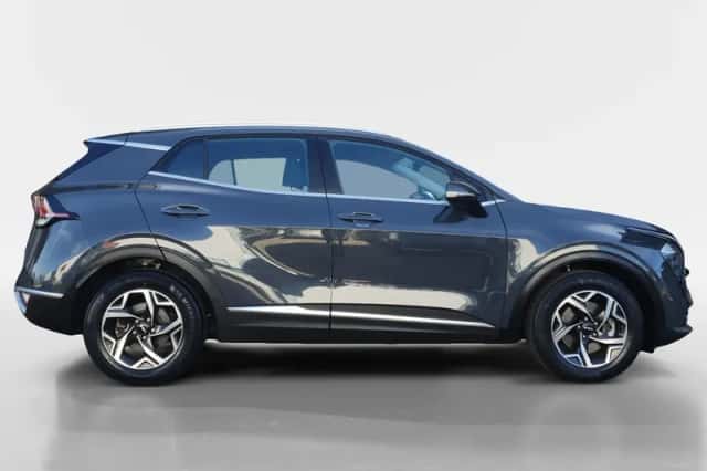 Kia Sportage (2023) thumbnail 4
