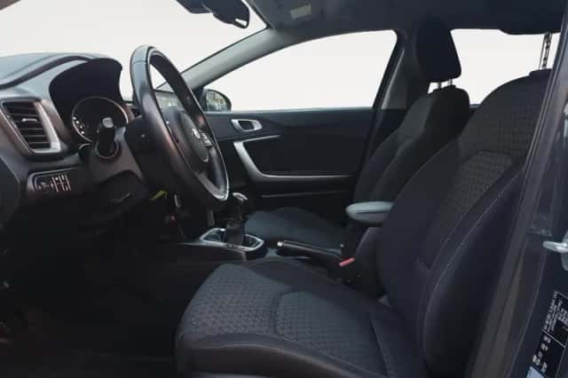 Kia Ceed Sportswagon (2020) thumbnail 13