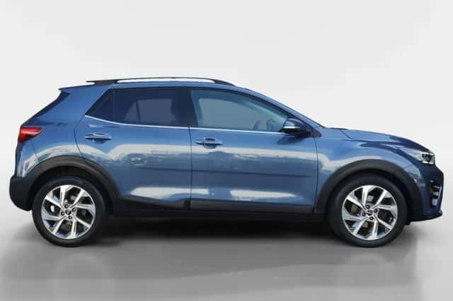 Kia Stonic (2023) thumbnail 4