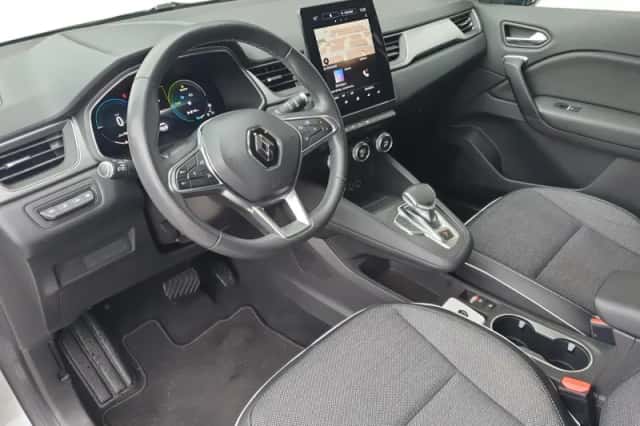 Renault Captur (2021) thumbnail 17