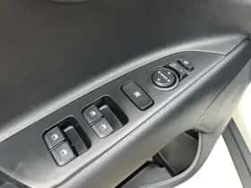 Kia Stonic (2023) thumbnail 24