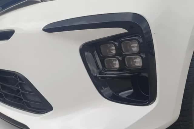 Kia Rio (2022) thumbnail 12