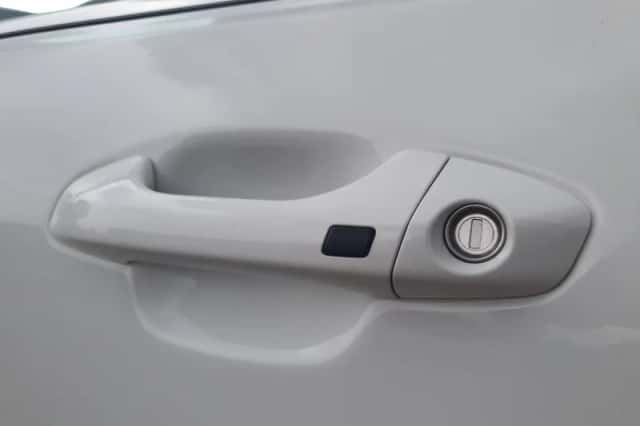 Kia Rio (2022) thumbnail 13
