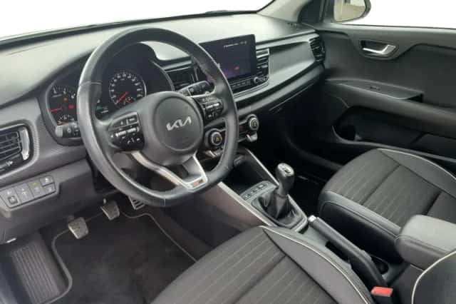 Kia Rio (2022) thumbnail 16