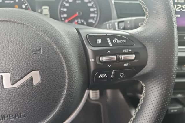 Kia Rio (2022) thumbnail 22