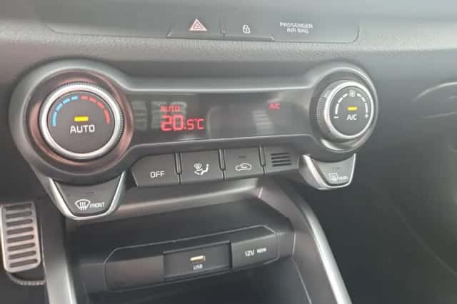 Kia Rio (2022) thumbnail 26