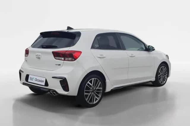 Kia Rio (2022) thumbnail 5