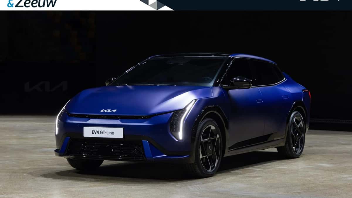 Kia EV4 (2026) — foto 1