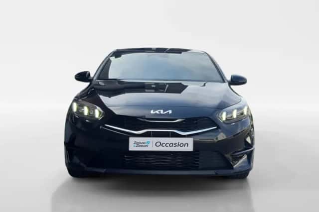 Kia Ceed (2025) thumbnail 2