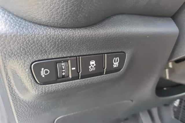 Kia Picanto (2022) thumbnail 17
