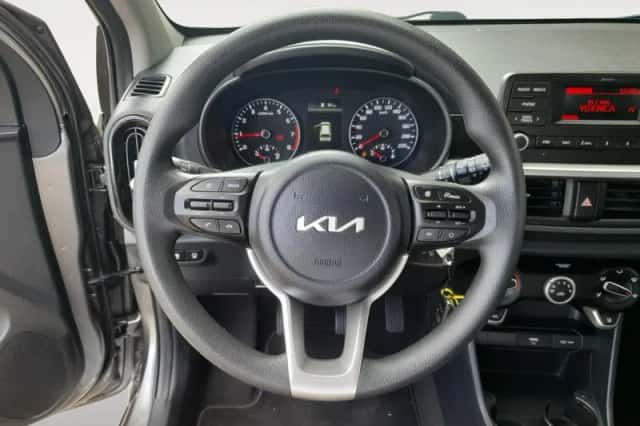Kia Picanto (2022) thumbnail 18