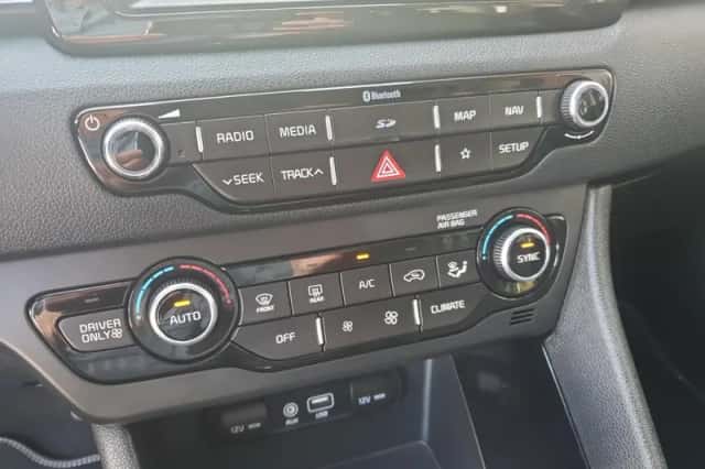 Kia Niro (2019) thumbnail 25