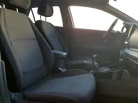 Kia Stonic (2019) thumbnail 18