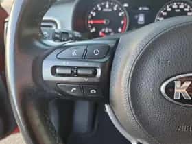 Kia Stonic (2019) thumbnail 21