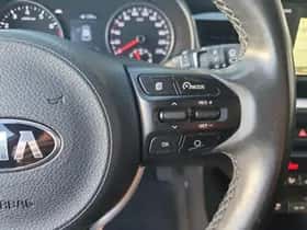 Kia Stonic (2019) thumbnail 22