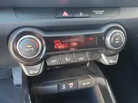 Kia Stonic (2019) thumbnail 25