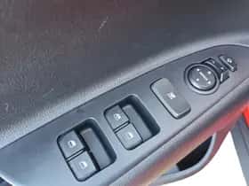 Kia Stonic (2019) thumbnail 10