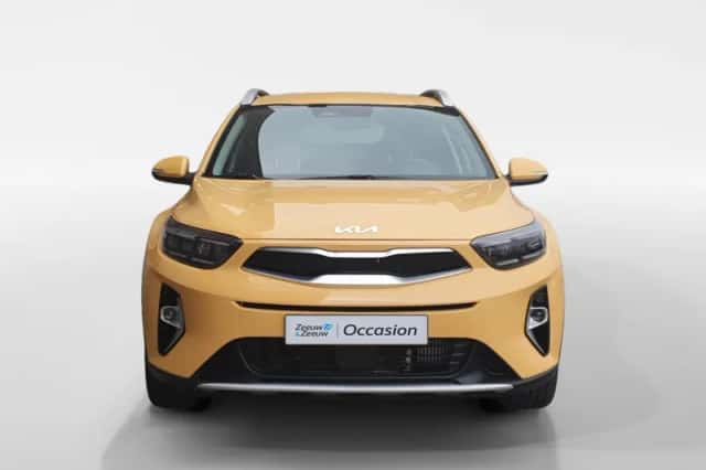 Kia Stonic (2023) thumbnail 2