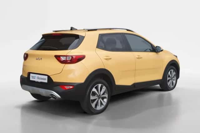 Kia Stonic (2023) thumbnail 5