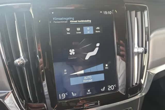 Volvo V90 (2018) thumbnail 33