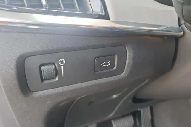 Volvo V90 (2018) thumbnail 39