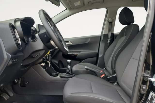 Kia Picanto (2023) thumbnail 13